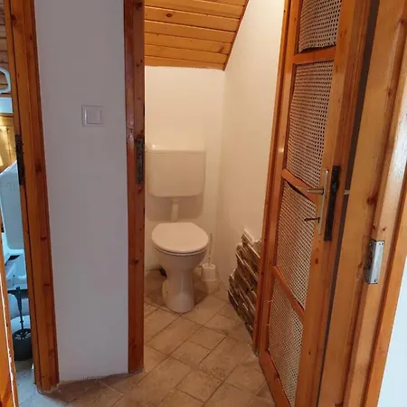 Voeroes Macska Vendeghaz Guest house Szentkiralyszabadja