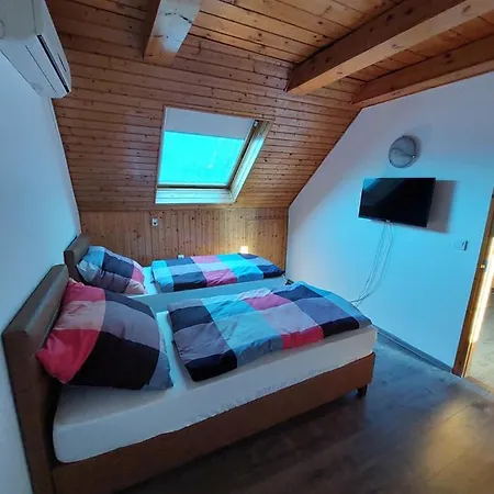 Gasthuis Voeroes Macska Vendeghaz Szentkirályszabadja