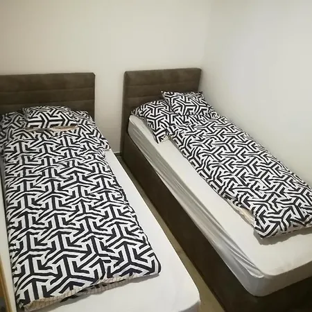 Guest house Voeroes Macska Vendeghaz Szentkiralyszabadja