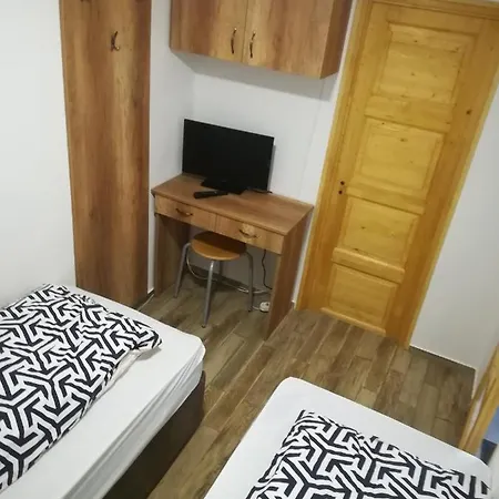 Guest house Voeroes Macska Vendeghaz Szentkiralyszabadja