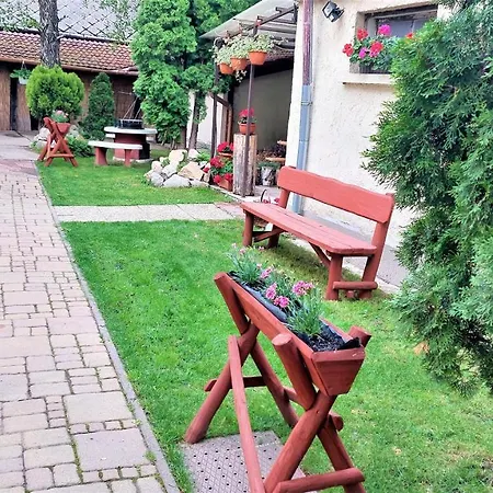 Guest house Voeroes Macska Vendeghaz
