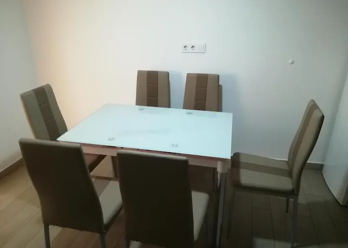 Voeroes Macska Vendeghaz 게스트하우스